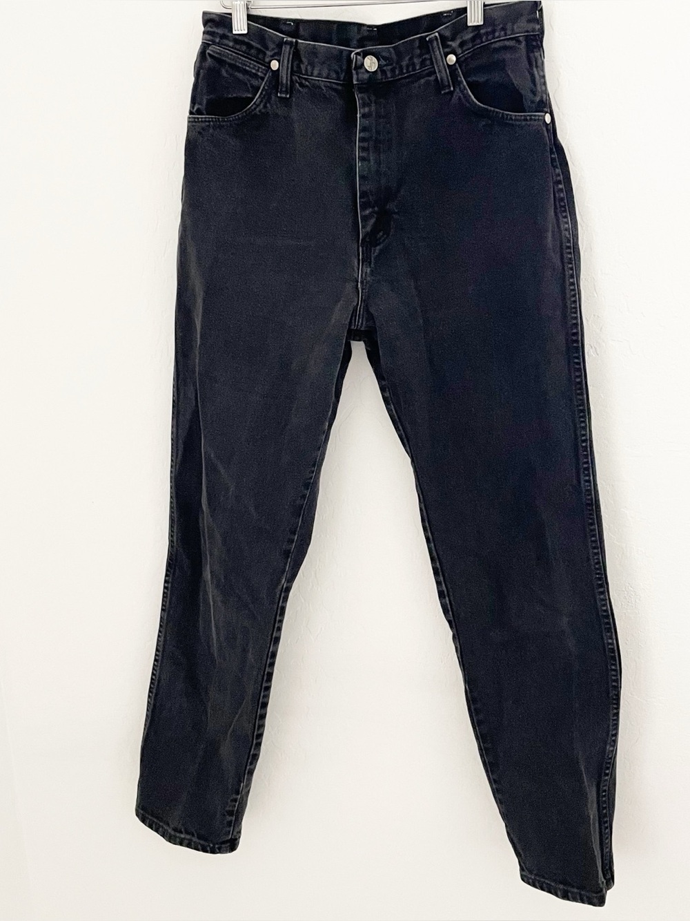 Wrangler men’s vintage straight black jeans